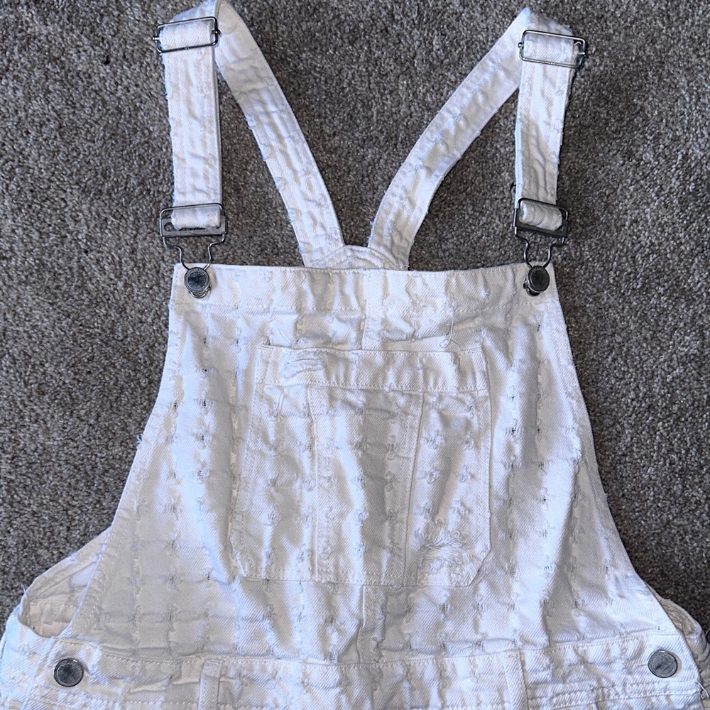 Blank NYC Eyelet Distressed Overall White Denim Eyes on you Shortall Shorts - Picture 5 of 10